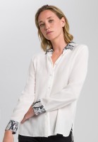 Bluse mit Schlangendruck-Details