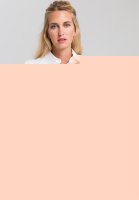 Hemdbluse mit silbernem Emblem