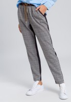 Jogpants im Leo-Look