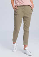 Bermudas im sommerlichen Material