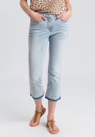 Jeans mit ausgefranstem Saum