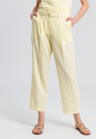 Stoffhose mit Gürtel