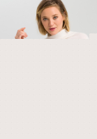 Kaschmirpullover mit asymmetrischem Rollkragen