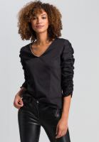 Bluse mit Rüschenarm