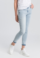 Jeans mit Waschspuren am Saum