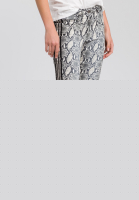 Hose mit Schlangenprint und Streifenbändern